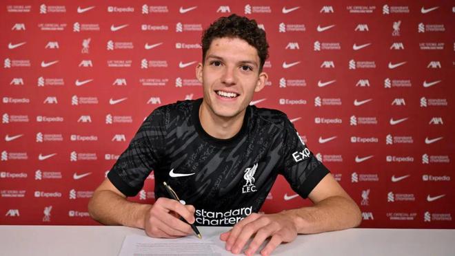 紅軍簽下索博同胞，轉會費150萬鎊！夏窗第二簽定！