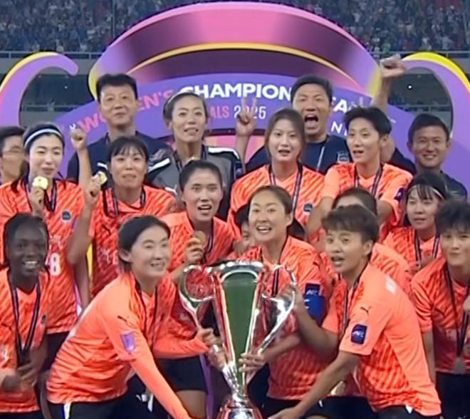 趙麗娜：武漢女足超強，不負觀眾支持