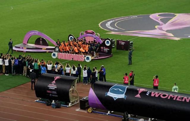 武漢女足奪冠！三戰(zhàn)奪冠熱門隊加冕亞洲之巔！