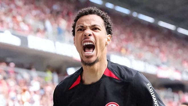 德媒：曼聯(lián)與法蘭克福談判，欲簽1億歐元前鋒。