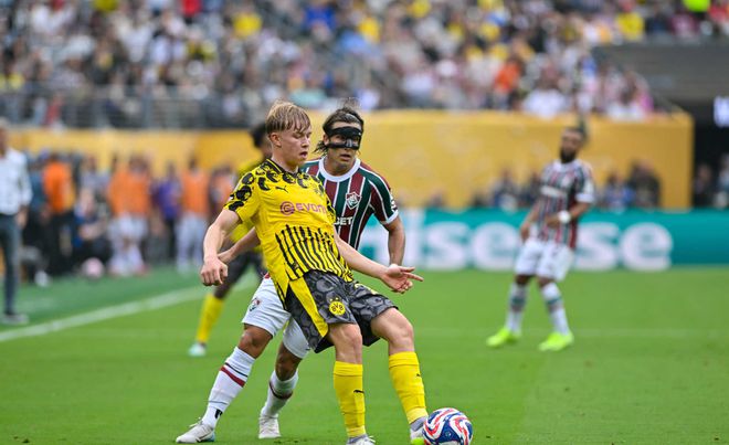 多特蒙德平弗盧米，科貝爾撲救神勇，小貝林首秀亮相。