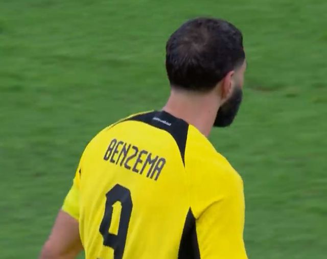 37歲巨星25球雙冠王，亞冠級表現！