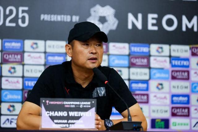 常衛魏：亞冠冠軍，榮耀一生；武漢女足，拼搏至上。