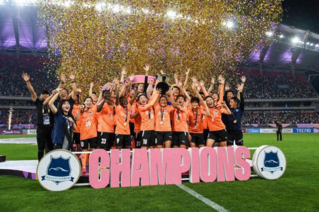 武漢女足逆境崛起，亞洲巔峰綻放！