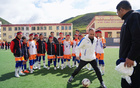 青楓公益行助力果洛班瑪足球發展