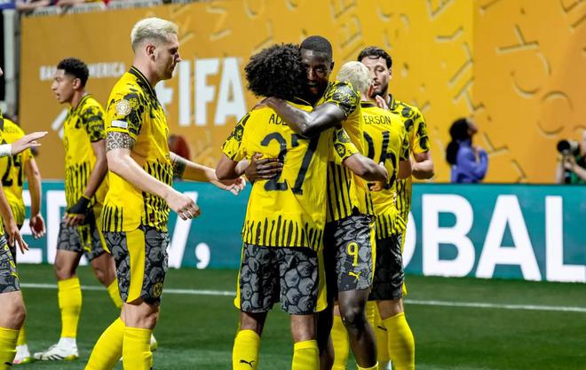 吉拉西，阿德耶米是親弟，關系融洽無間。