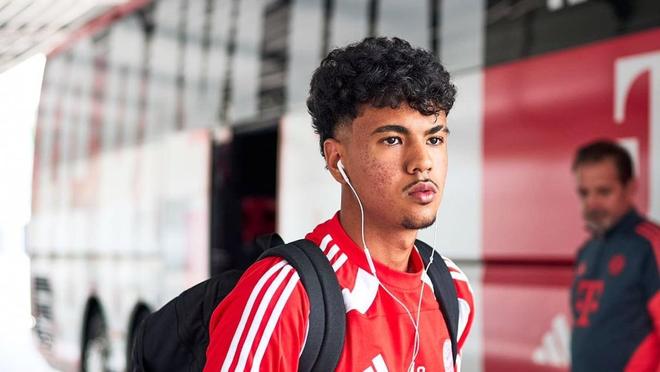 德天未定：阿茲努與赫塔費未達成協議，正與其他俱樂部商談。