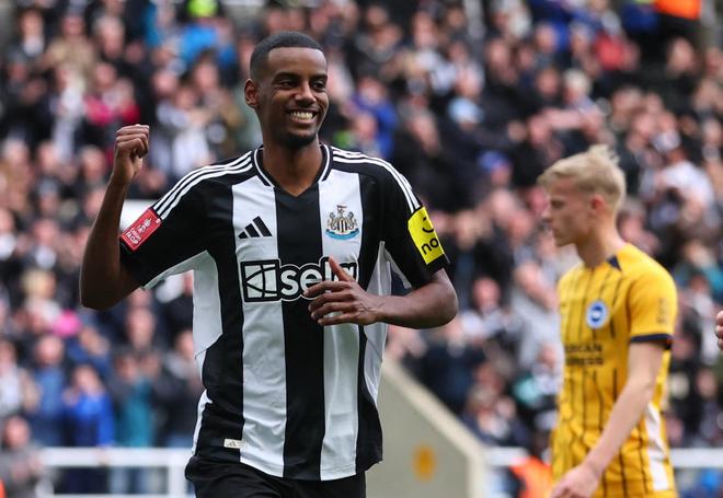 記者：利物浦報價伊薩克，紐卡新報價埃基蒂克。