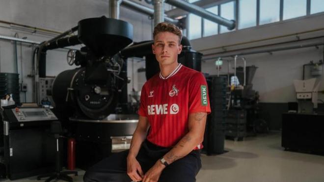 科隆簽下右后衛塞布隆森，合同至2028年。