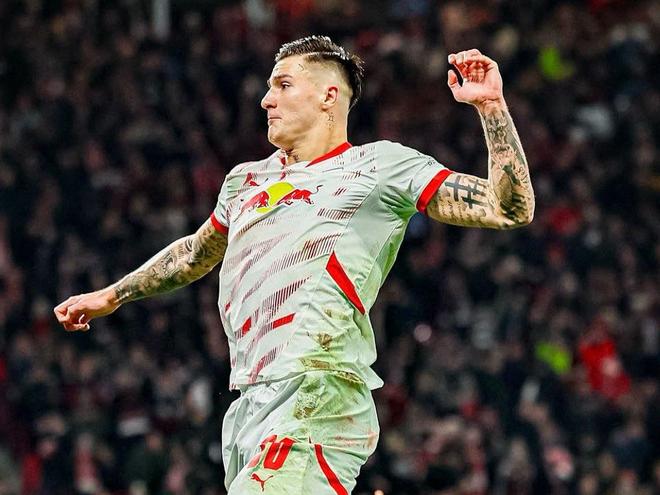 羅馬諾：伊薩克離隊意向，紐卡盯上萊比錫前鋒謝什科。