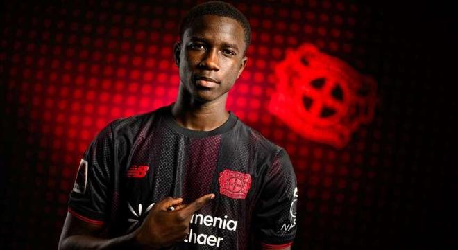 官方：法耶租借加盟洛里昂，20歲后衛，今夏自勒沃庫森來。