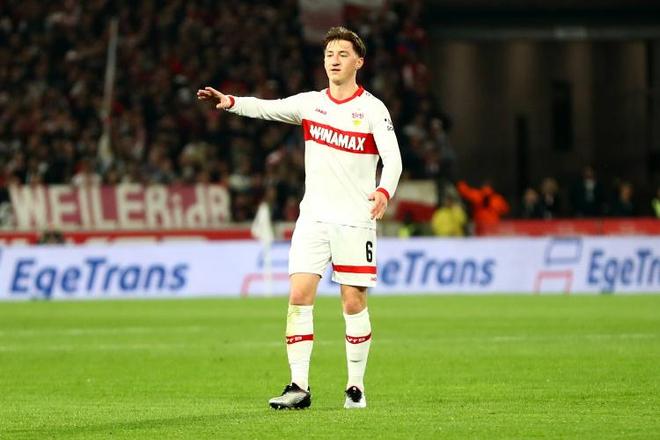 斯圖加特官方：斯蒂勒腳踝韌帶撕裂，戰拜仁出戰未定。