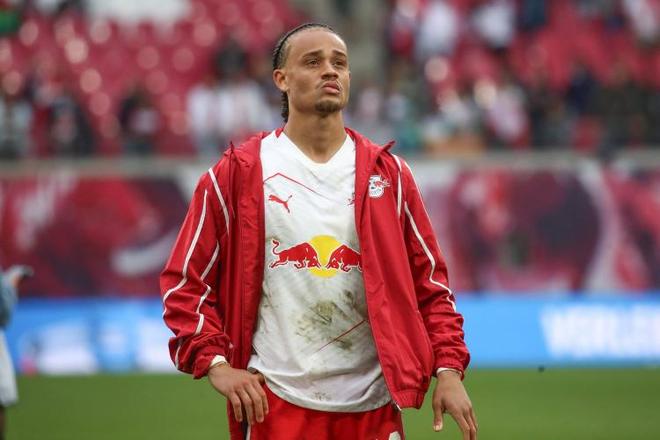 德天消息：西蒙斯缺席友誼賽，轉會傳聞不斷。