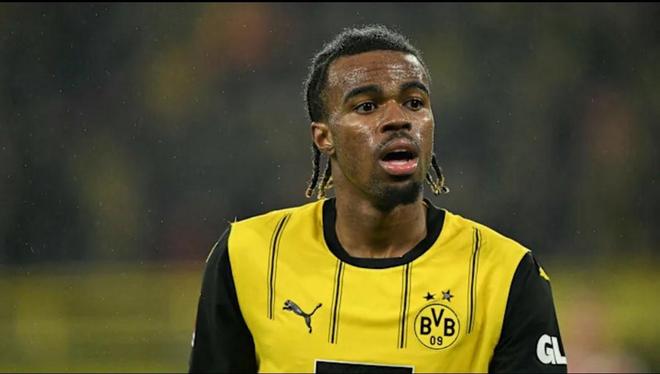 記者：丘庫埃梅卡盼歸多特，但后者疑慮其傷情史。