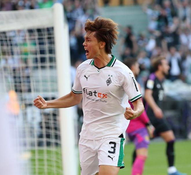 記者：阿賈克斯求購門興后衛遭拒，法蘭克福欲插手。