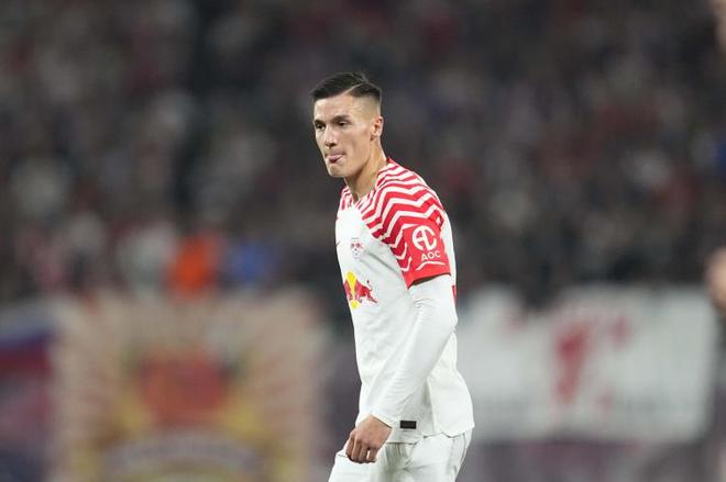 鏡報：塞斯科預(yù)計周二晚決定加盟曼聯(lián)或紐卡。