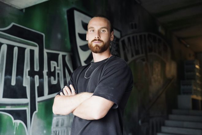 緊急增援，普魯士明斯特官宣：豪雅租借加盟凱澤斯勞滕中衛。