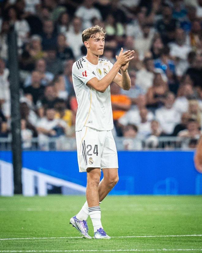 赫伊森皇馬8場觸傳最多6次