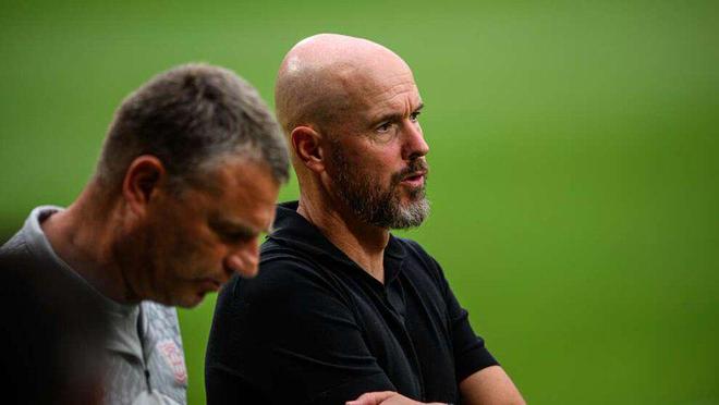 滕哈赫：上半場(chǎng)占優(yōu)，終遭絕平，比賽意外！